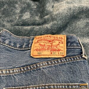 Levi's Classic Indigo Straight Jeans